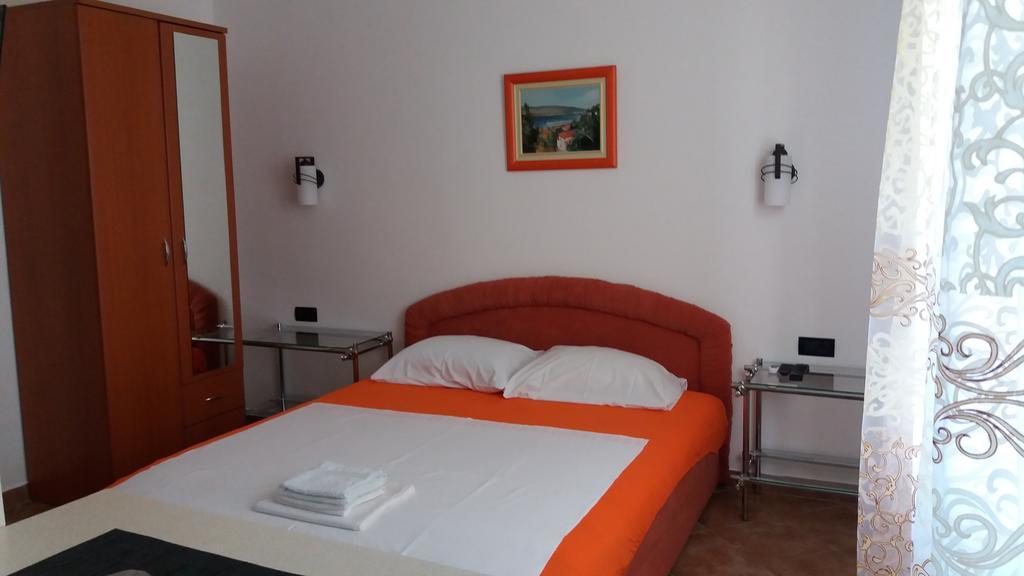 Apartmani Luka แฮร์เซ็ก-โนวี ภายนอก รูปภาพ